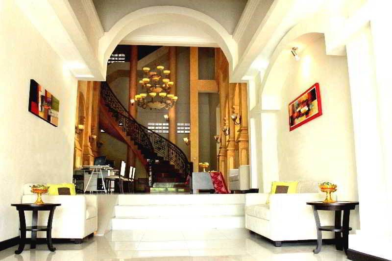 Lobby thumbnail 11