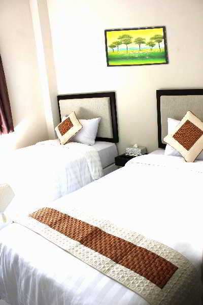 Room thumbnail 6
