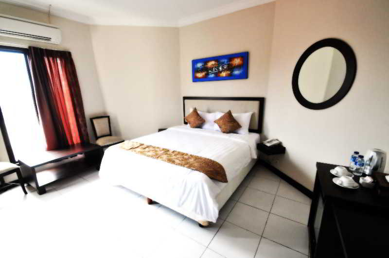 Room thumbnail 9