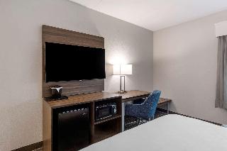 1 queen bed, nonsmoking, accessible