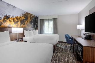 2 Double Beds Nonsmoking
