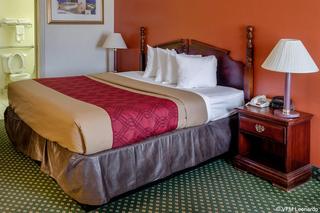 Econo Lodge Inn & Suites Philadelphia