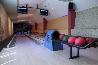 Sports and Entertainment
 di Novella Uno