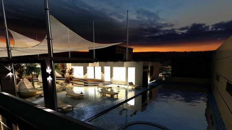 Pool
 di Park Plaza Kolkata