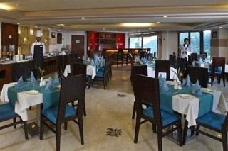 Restaurant
 di Country Inn & Suites By Carlson Mussoorie