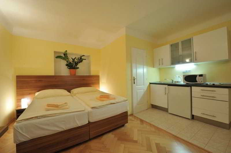 Room
 di U Zlate Podkovy Aparthouse