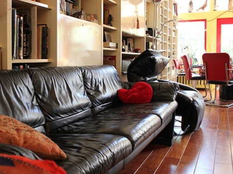 Xavieras Happy House, Amsterdam and vicinity