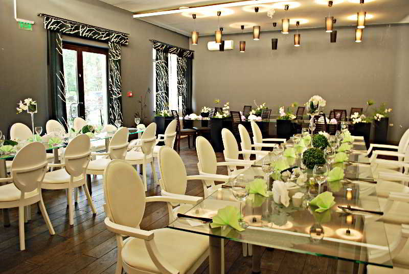 Restaurant
 di Black and White