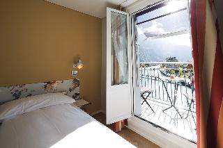 Room Room