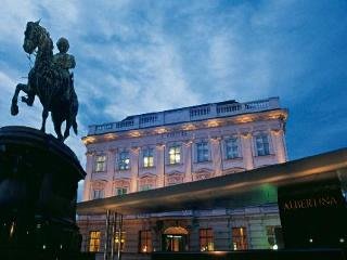 General view
 di Opera Suites