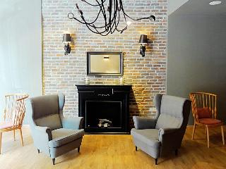Akin Suites