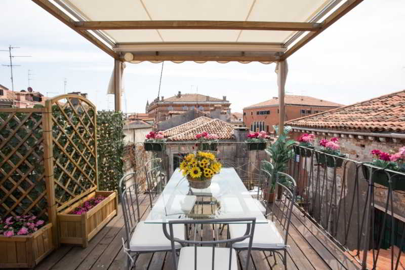 Terrace thumbnail 8
