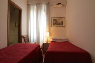 Pantheon Apartment, Rome