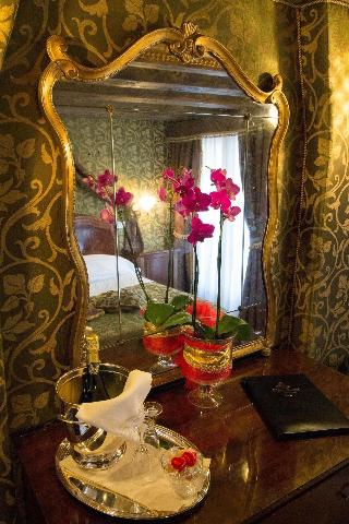 Room Room