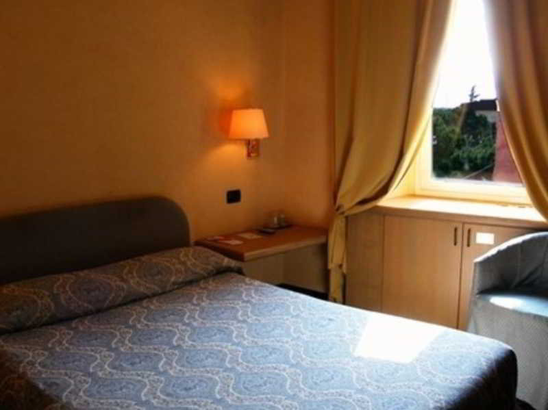 Hotel Tripoli, Lake Garda