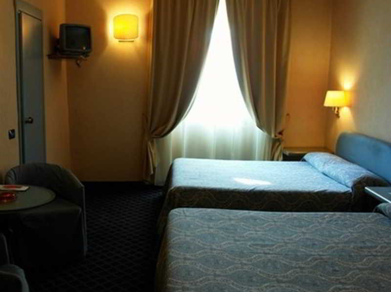 Hotel Tripoli, Lake Garda