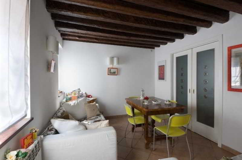 Room thumbnail 8