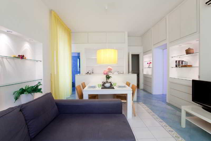 Sorrento Apartments, Sorrento