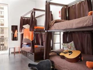 General view
 di Hip Karma Hostel   Shared Rooms