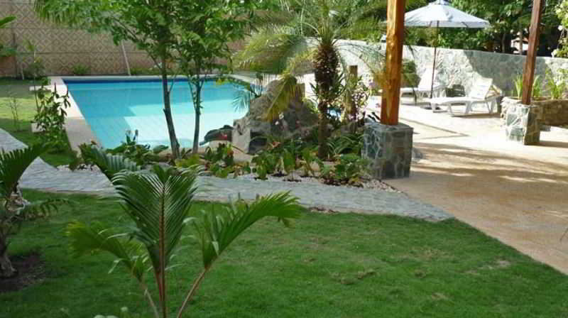 Pool
 di Tiptop Hotel And Resort