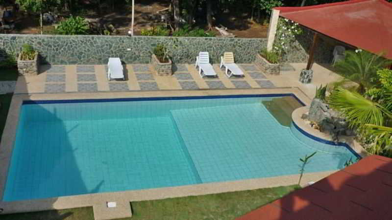 Pool
 di Tiptop Hotel And Resort