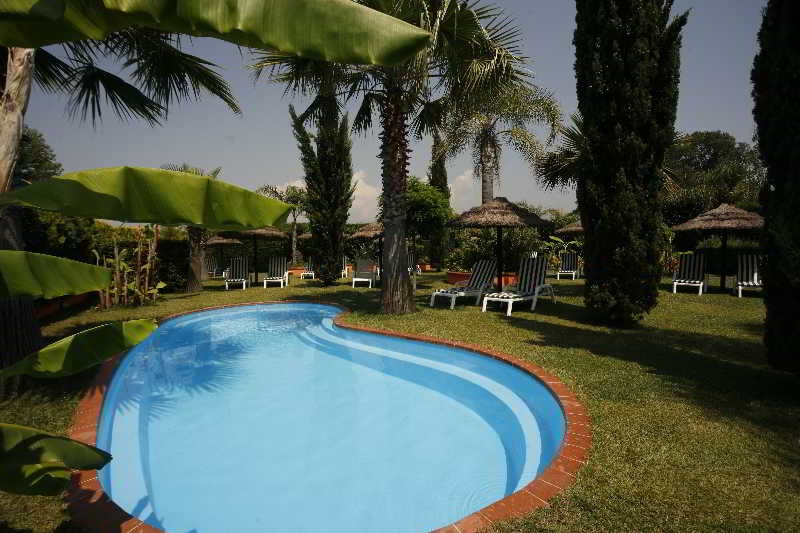 Pool
 di Leucosya