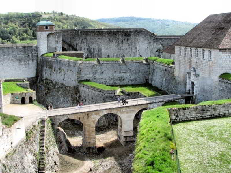 Balladins Besancon, Besancon