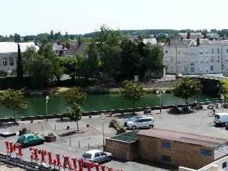 Arche Hotel, Tours