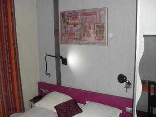 Latino Hotel, Reims