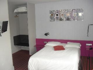 Latino Hotel, Reims