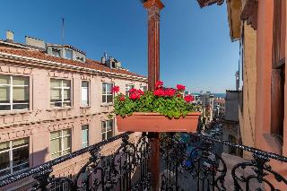 Ista Palace