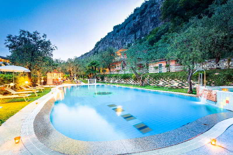 Pool
 di Hotel Continental