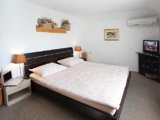 General view
 di Veli Varos Apartments