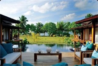 General view
 di Desroches Island Resorts