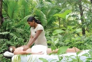 Sports and Entertainment
 di Desroches Island Resorts