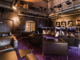 Bar
 di Blow Up Hall 5050