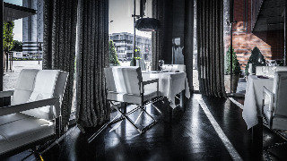 Restaurant
 di Blow Up Hall 5050