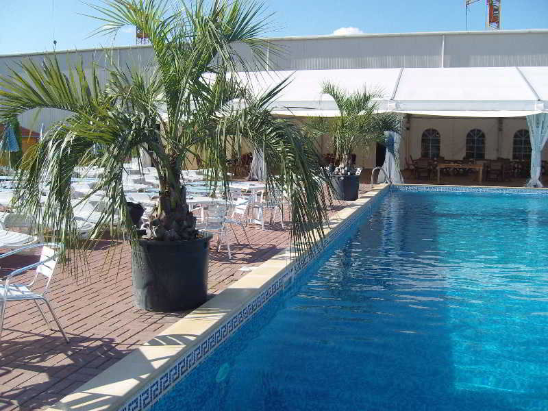 Pool
 di Garden Club Hotel
