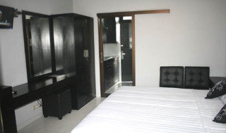 Room thumbnail 2