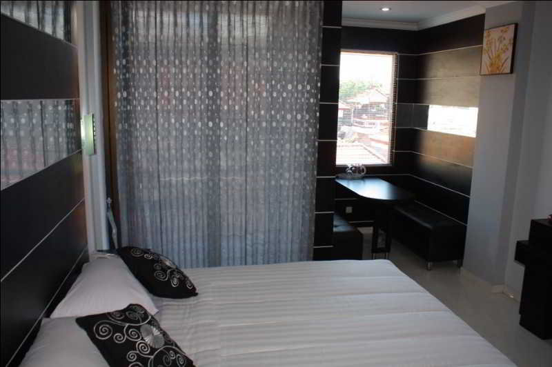 Room thumbnail 13