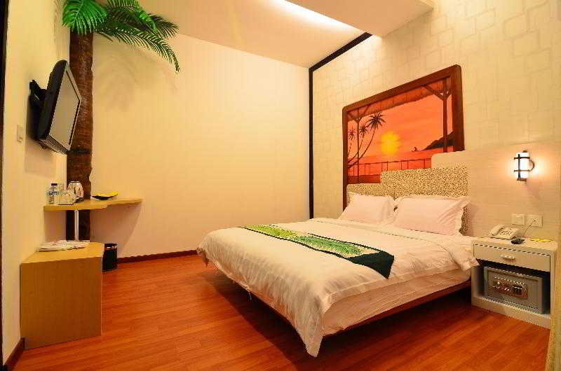 Room thumbnail 2