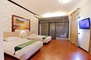 Room thumbnail 8