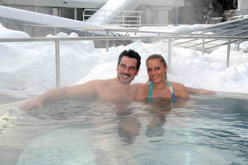 Sports and Entertainment
 di Rive Droite Hotel