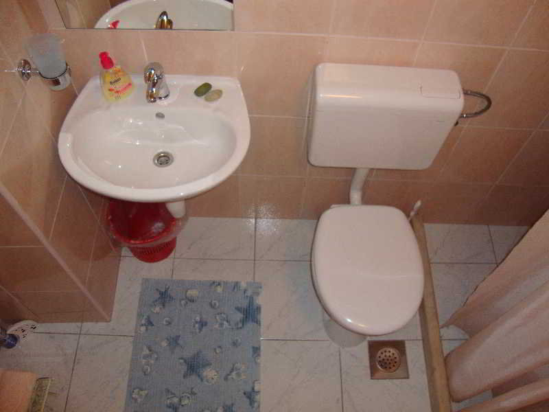 Room
 di Rooms Vicelic