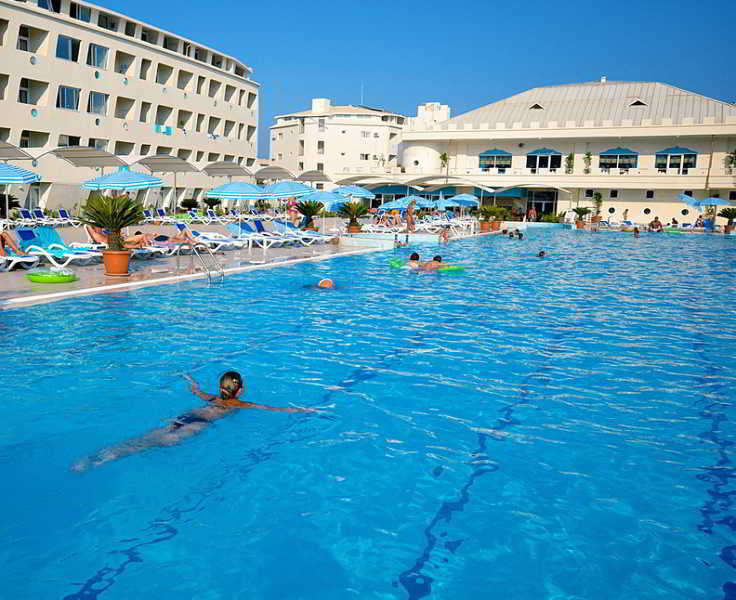 Pool
 di Daima Biz Hotel