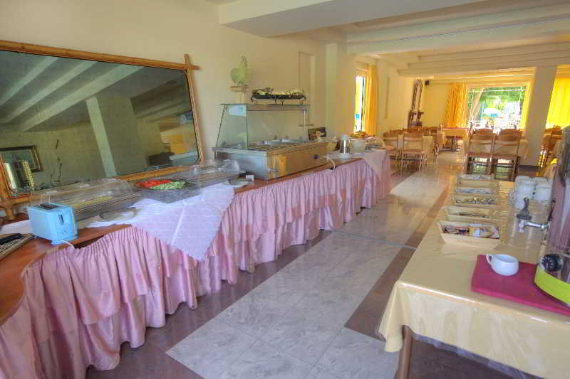 Kassandra Family Aparthotel and SPA