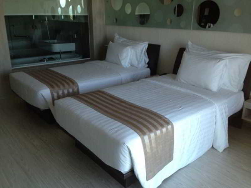 Room thumbnail 23