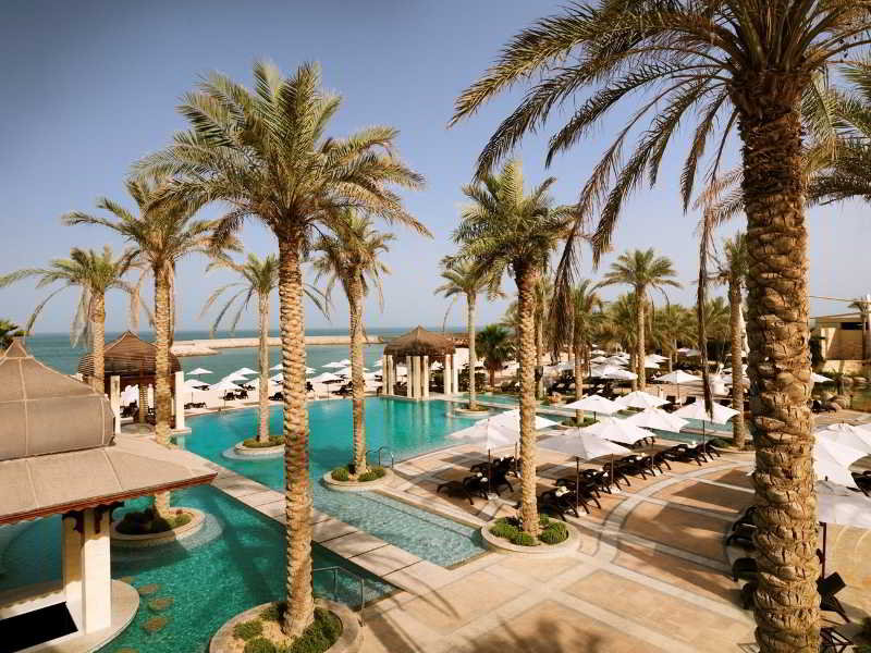Jumeirah Messilah Beach Hotel and Spa Kuwait - Pool