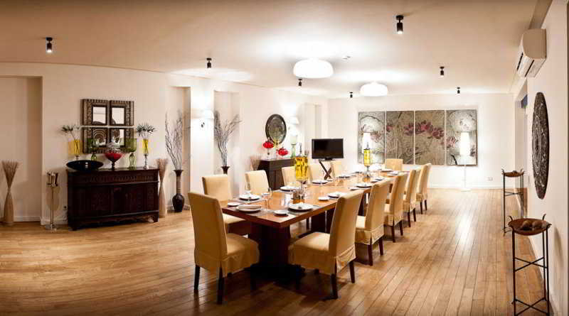 Restaurant
 di Sea Breeze Residences & Hotel