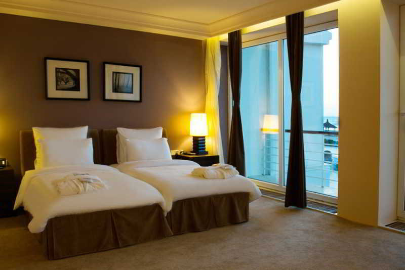 Room
 di Sea Breeze Residences & Hotel